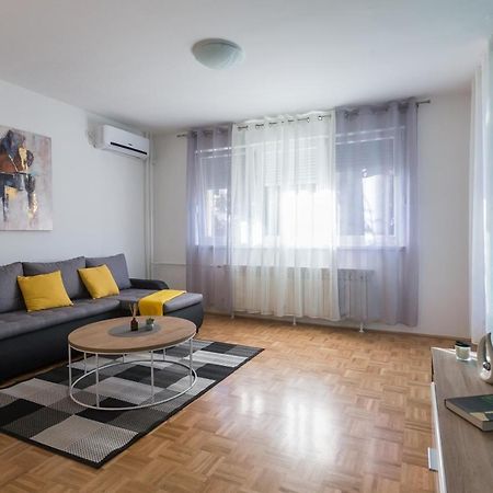 Apartman Lariva Осиек Экстерьер фото